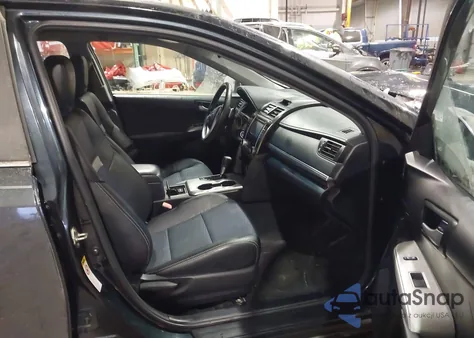 2014 Toyota Camry Se z USA, uszkodzony, nr VIN 4T1BF1FK8EU308566